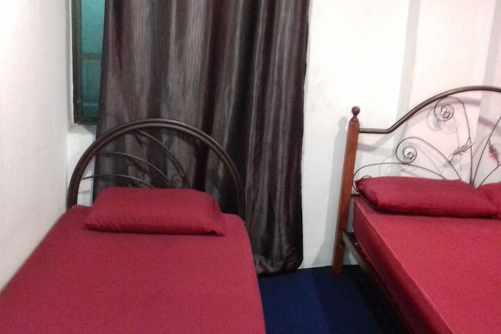 Room 4 of 41