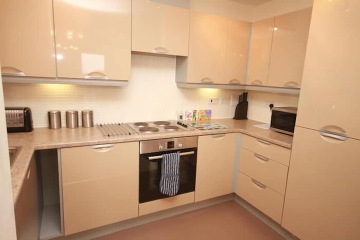 Room 4 of 14