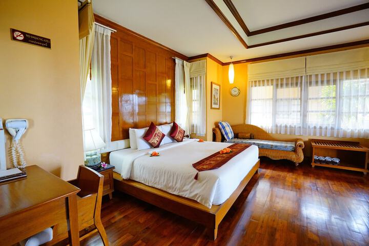 Room 4 of 96
