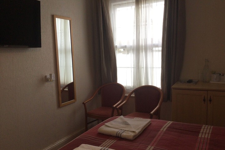 Room 82 of 170
