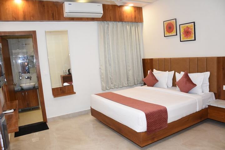 Room 3 of 26