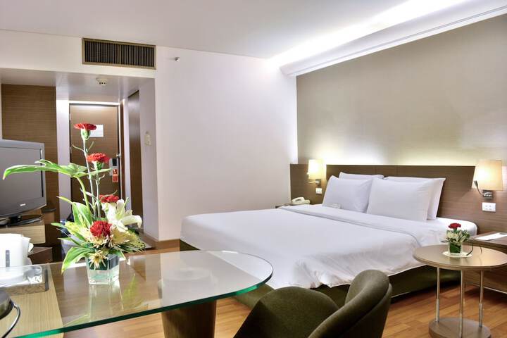 Room 15 of 93