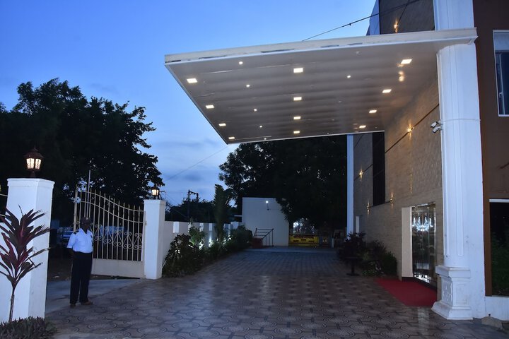 Hotel 52 of 56