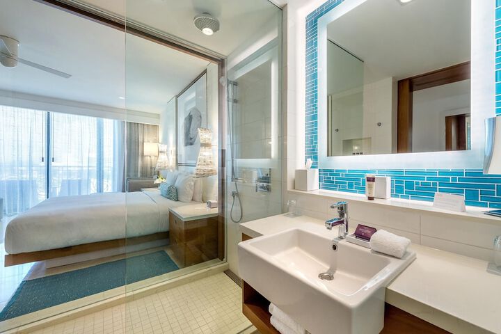 Room 121 of 293