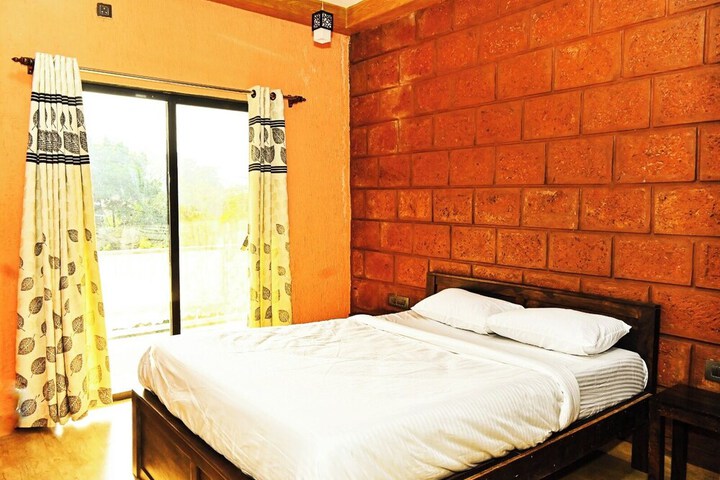 Room 4 of 22