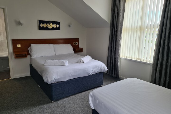 Room 2 of 49