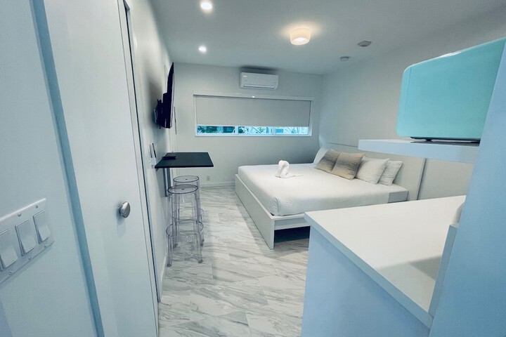 Room 14 of 174