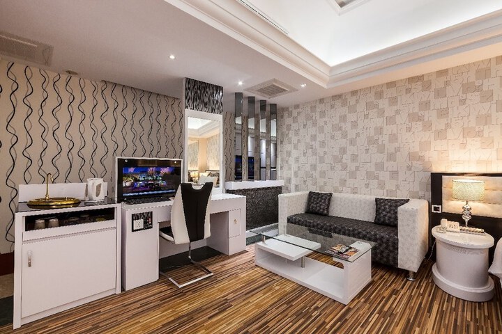 Room 56 of 216