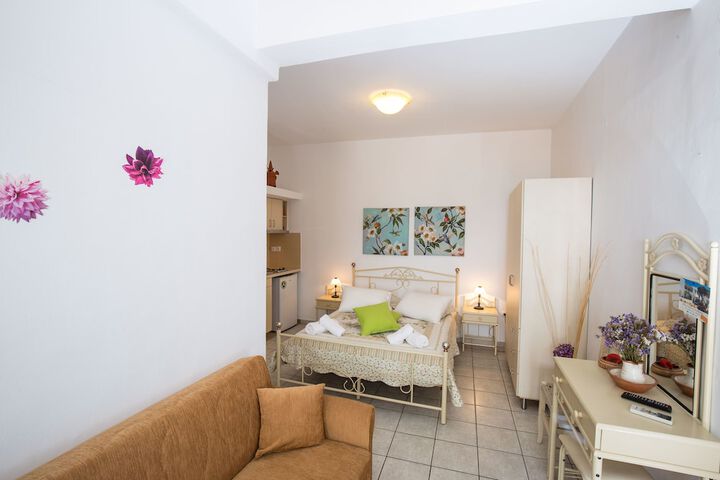 Room 2 of 69