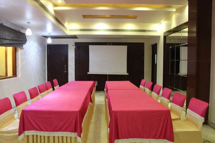 Business Center 265 of 288