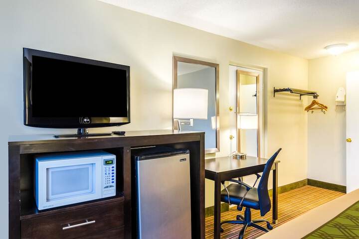 Room 9 of 38