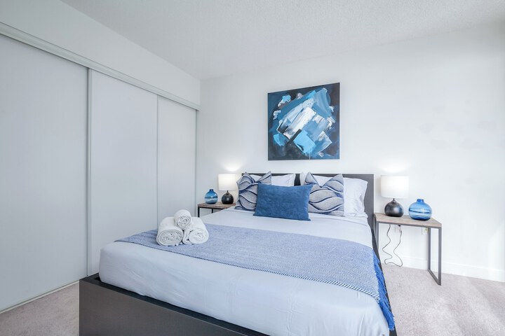 Room 4 of 28