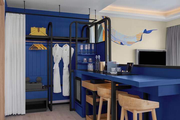 Room 19 of 98