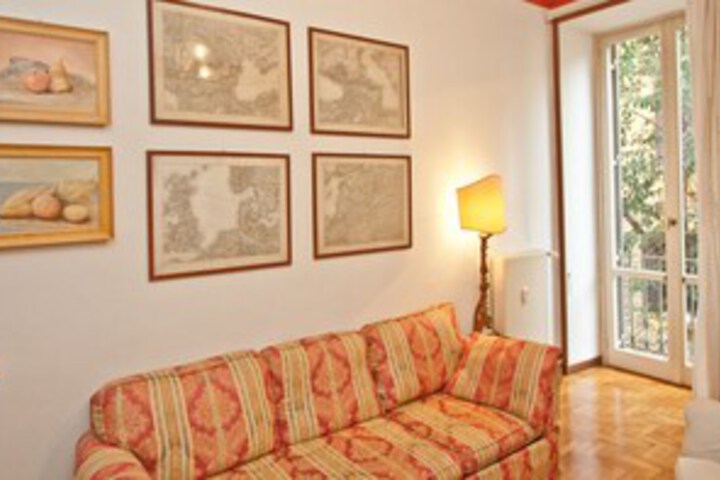 Room 12 of 16