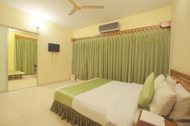 Room 13 of 24