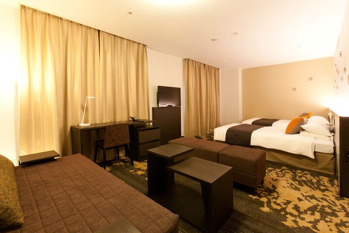 Room 14 of 64