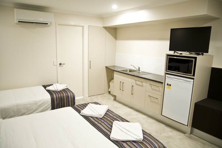 Room 19 of 37