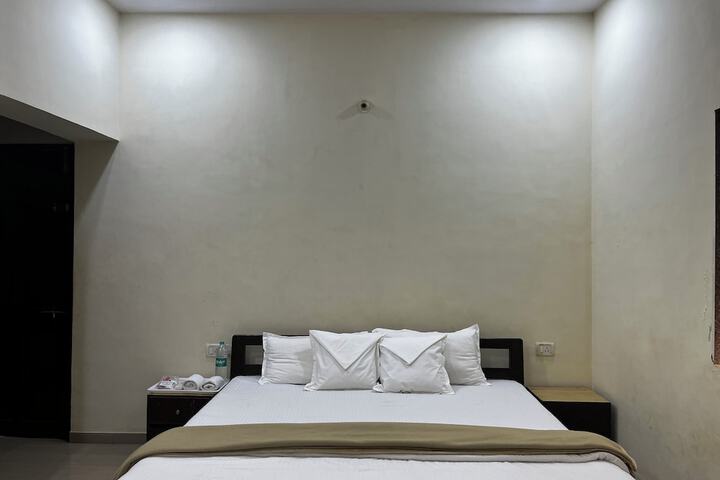 Room 18 of 50