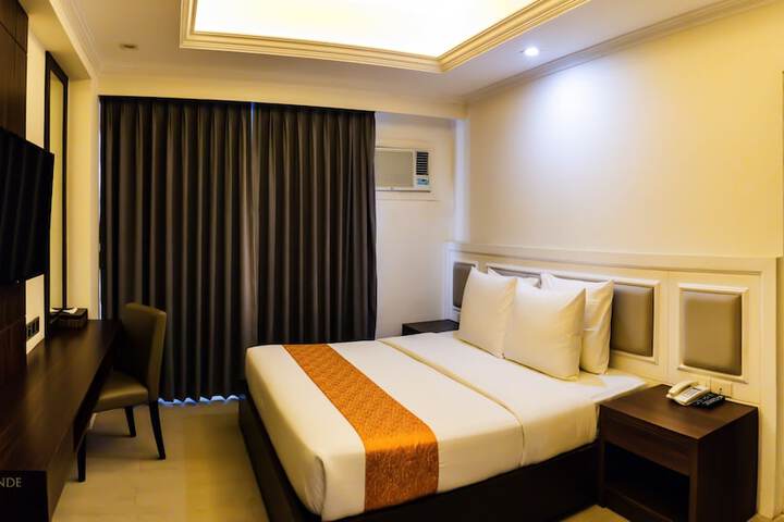 Room 6 of 22