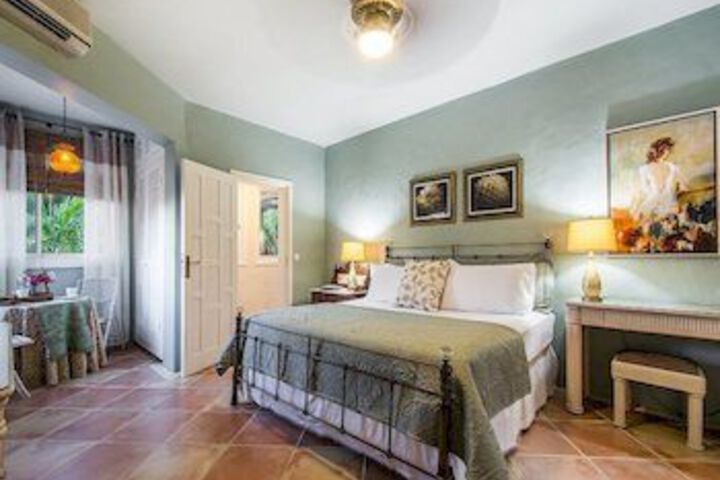 Room 8 of 31