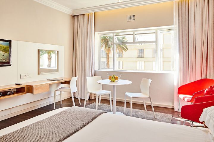 Room 32 of 137