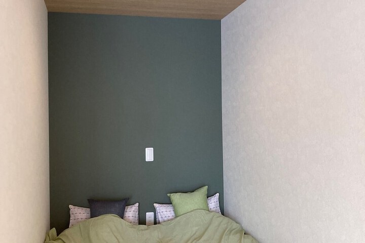 Room 7 of 33