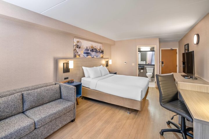 Room 19 of 38