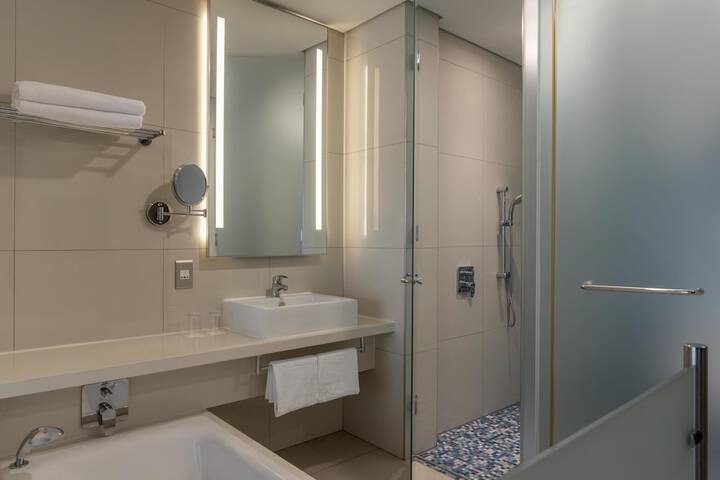 Room 126 of 309