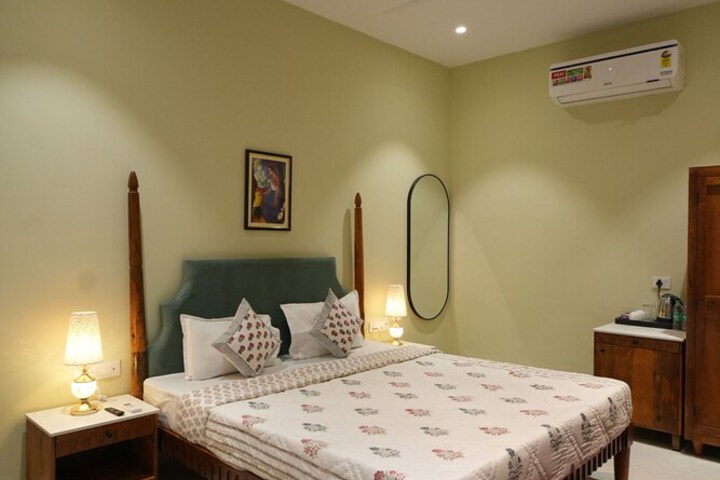Room 51 of 89