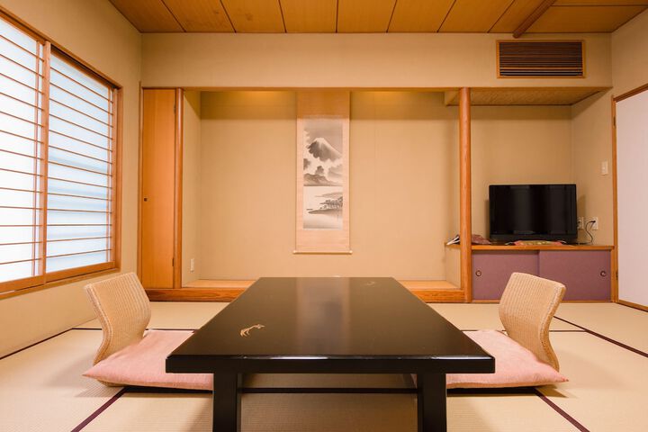 Room 10 of 94