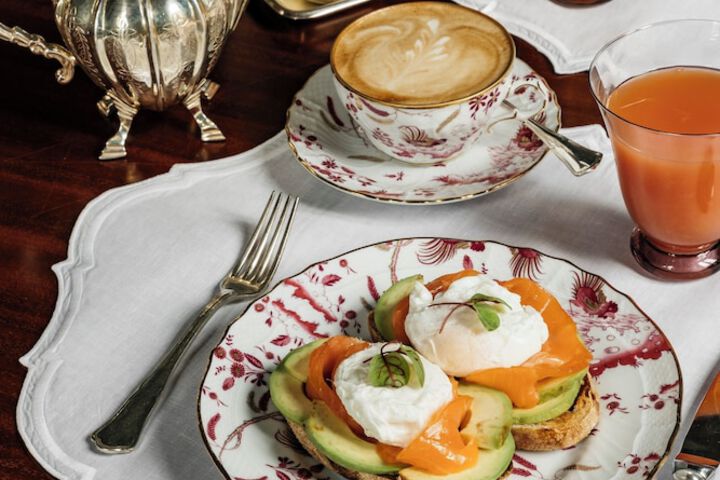 Breakfast/Coffee Service 60 of 77