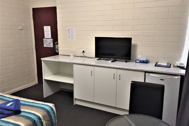 Room 34 of 69