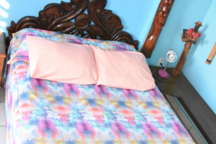 Room 8 of 32