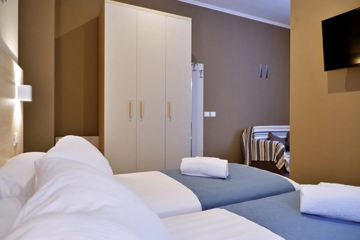 Room 2 of 14