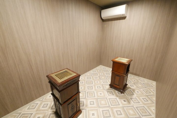 Room 6 of 22