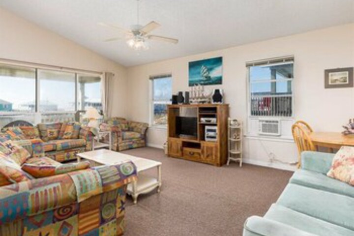 Room 16 of 28