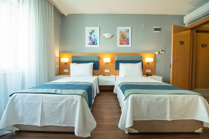 Room 9 of 39