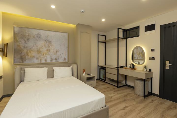 Room 35 of 111