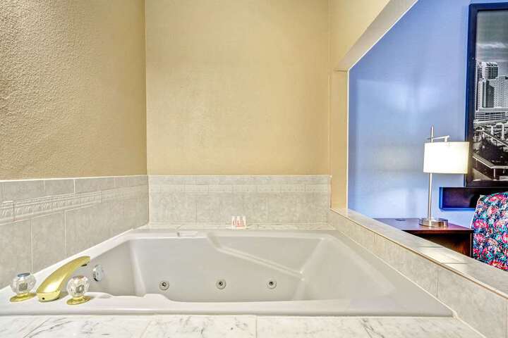 1 King Bed Suite