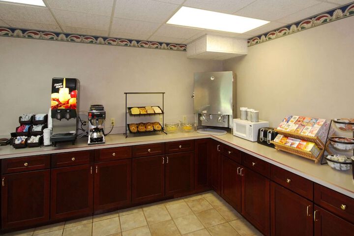 Breakfast/Coffee Service 15 of 23