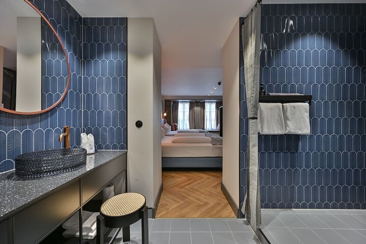 Room 82 of 134