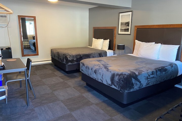 Room 8 of 37