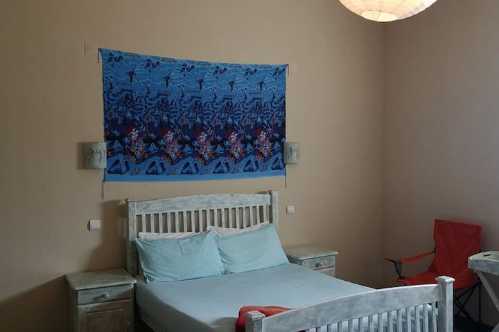 Room 6 of 8