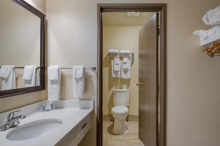 Room 54 of 75