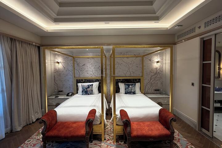 Room 28 of 84