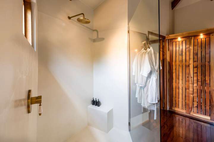 Room 28 of 54