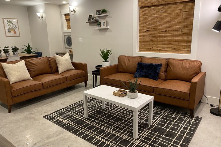 Lounge 248 of 426