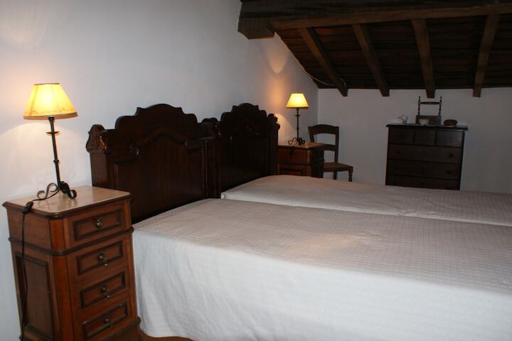Room 3 of 54