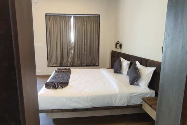 Room 43 of 84