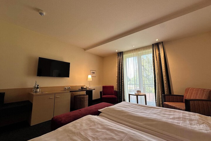Room 30 of 182